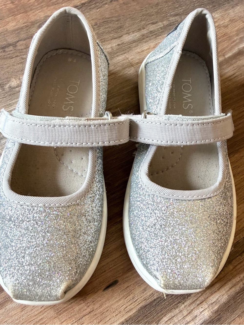 TOMS Girls Silver Glitter Mary Jane Shoes – Size 8 Toddler